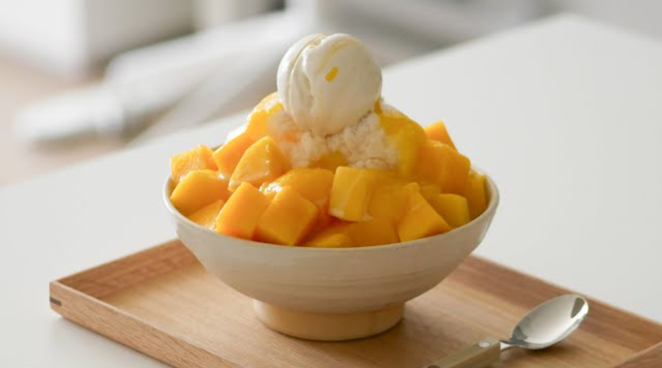 Bingsu (Shaved Ice Dessert)