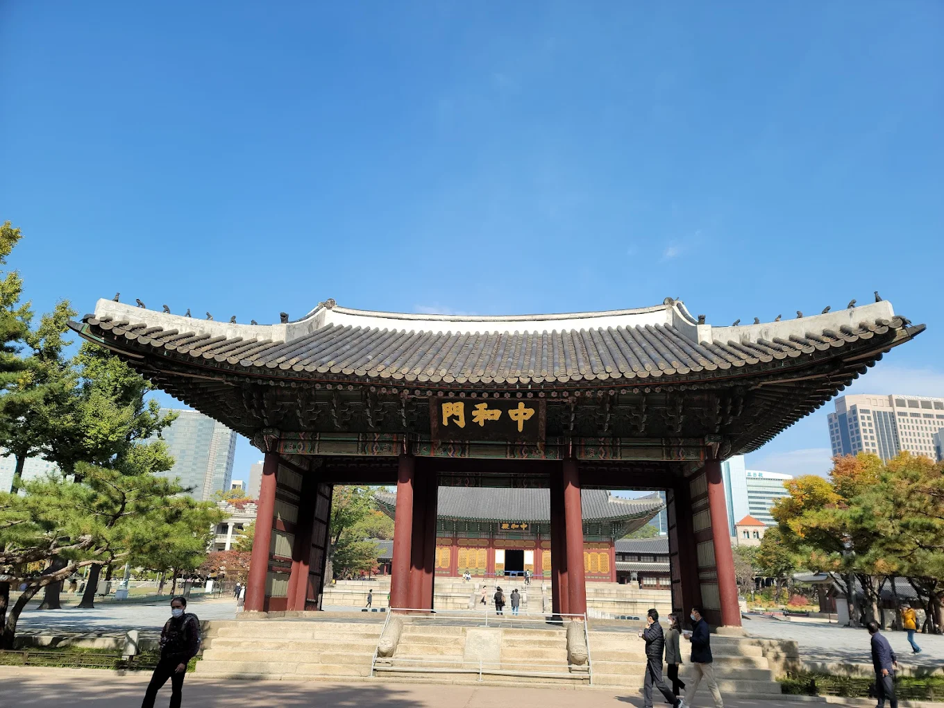 Deoksugung Palace (덕수궁) – in Seoul, South Korea
