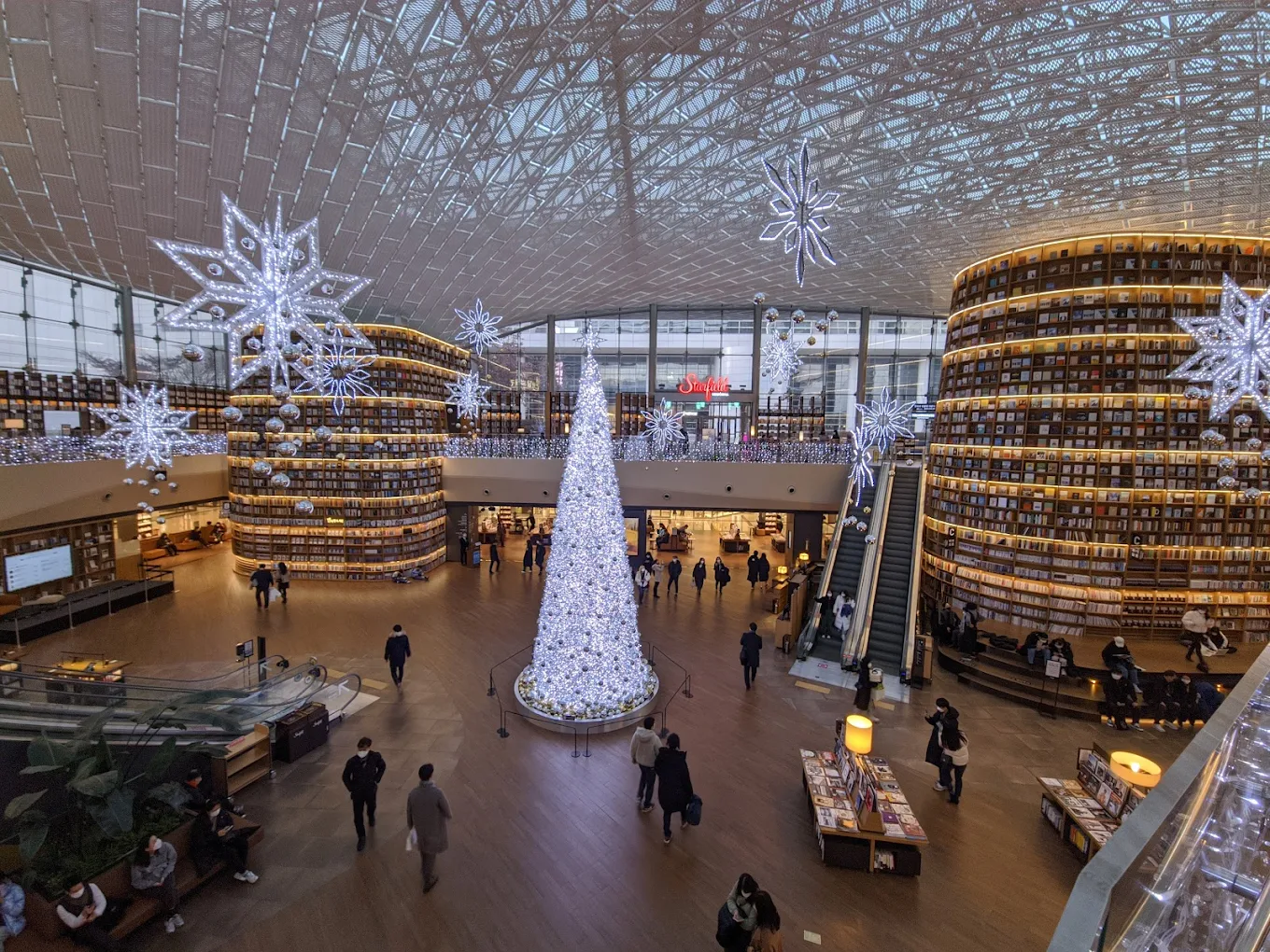 Guide to Starfield Coex Mall Gangnam: Seoul’s Underground Shopping Paradise